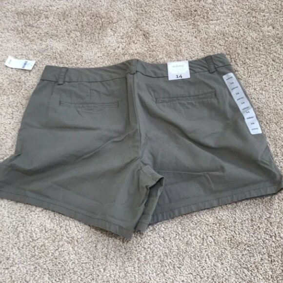 NWT! Gap Size 14 Olive Cotton shorts - Picture 4 of 8